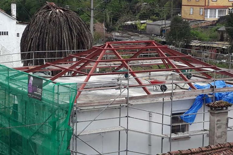 Renovación de Cubierta y Fachada de Vivienda Unifamiliar en Marín